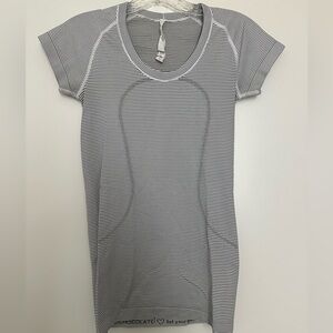 Lululemon Swiftly Short- Sleeve in Size 4